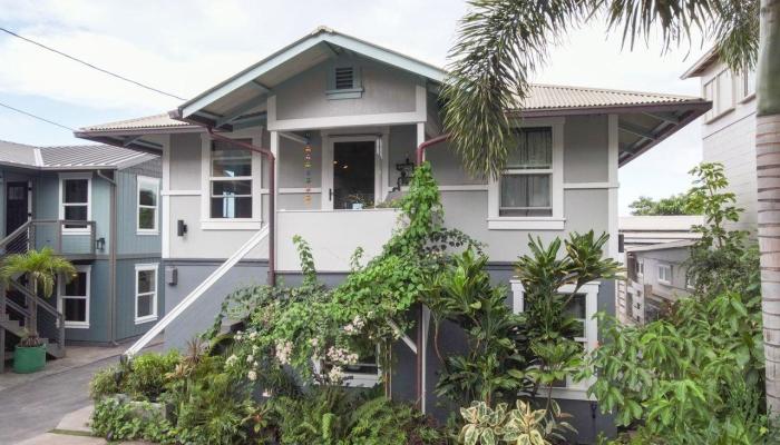 372  Market St Happy Valley, Wailuku home - photo 1 of 36