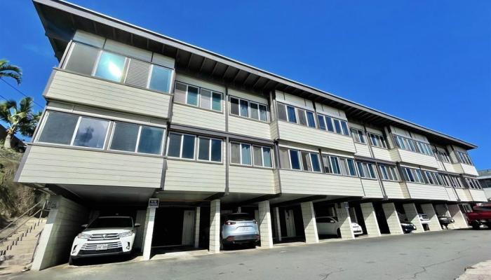 Puuone Gardens condo # 25, Wailuku, Hawaii - photo 1 of 11