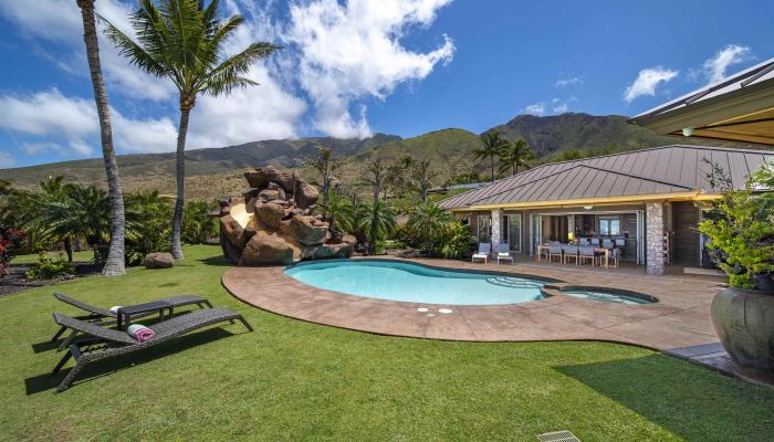 52  Iliahi Way Launiupoko, Lahaina home - photo 1 of 38