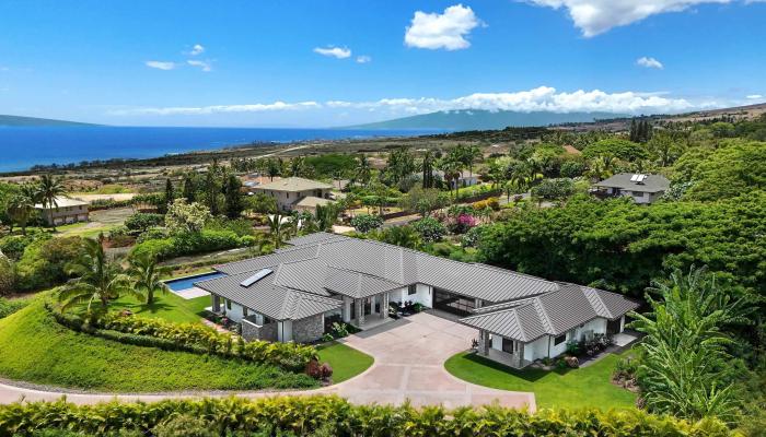 57  Wai Kulu St Launiupoko, Lahaina home - photo 1 of 4