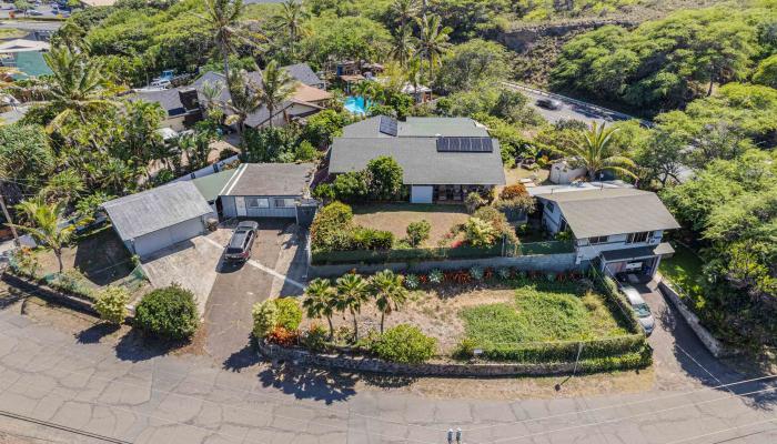 701  Kaae Rd , Wailuku home - photo 1 of 46