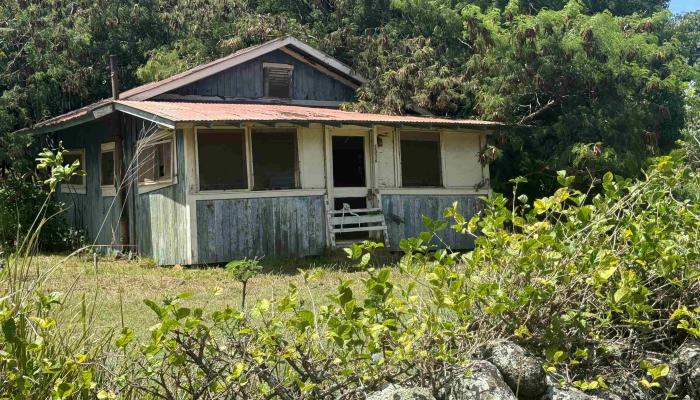 7308  Kamehameha V Hwy Ualapue, Molokai home - photo 1 of 18
