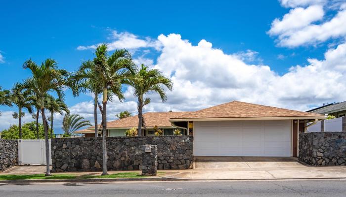 769  Makaala Dr Waiehu Terrace, Wailuku home - photo 1 of 26