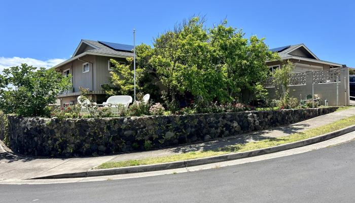 855  Wailupe Dr Waiehu Heights, Wailuku home - photo 1 of 38